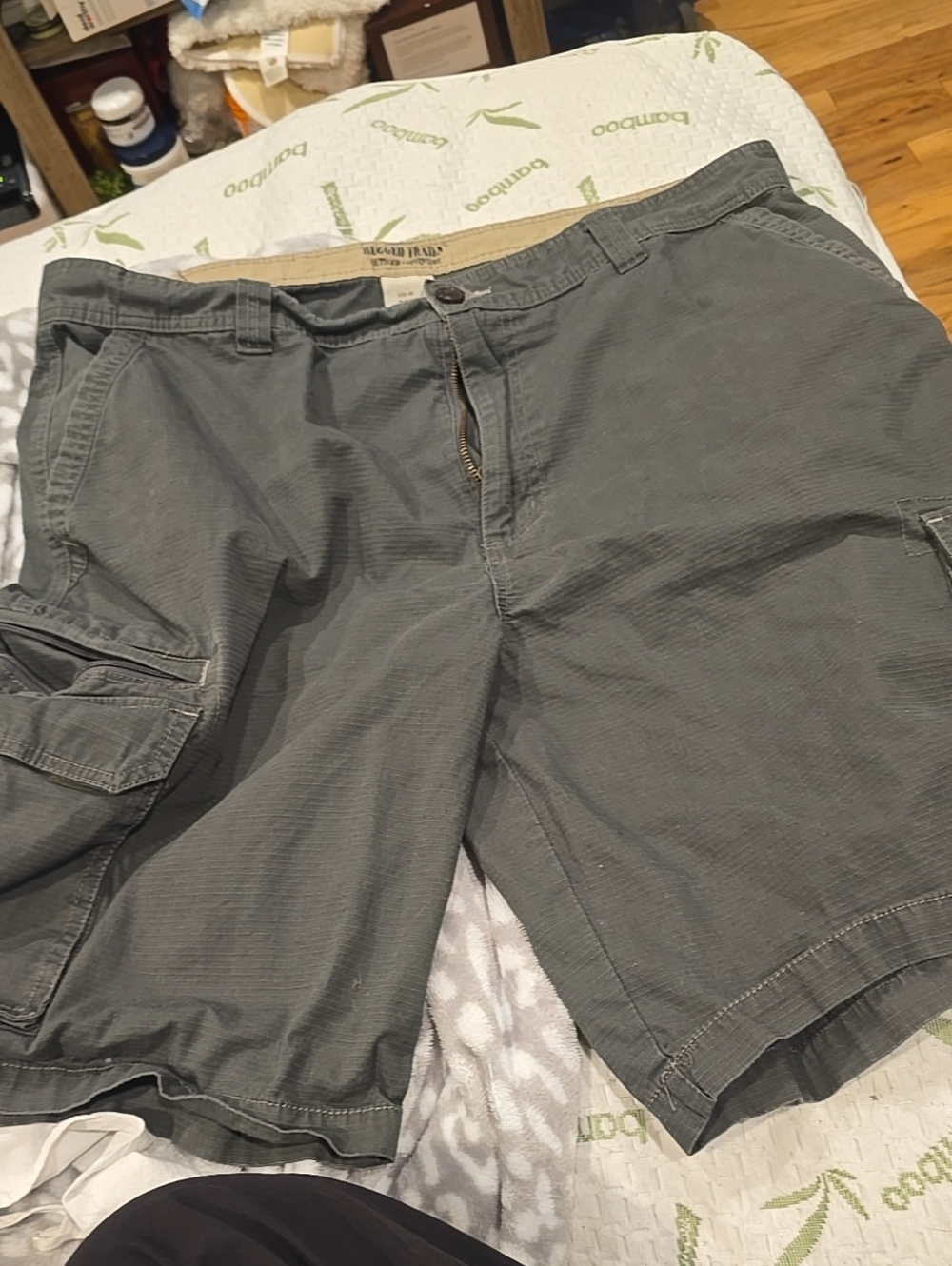 ❤️10/$13 Rugged Trails Gray Cargo Shorts